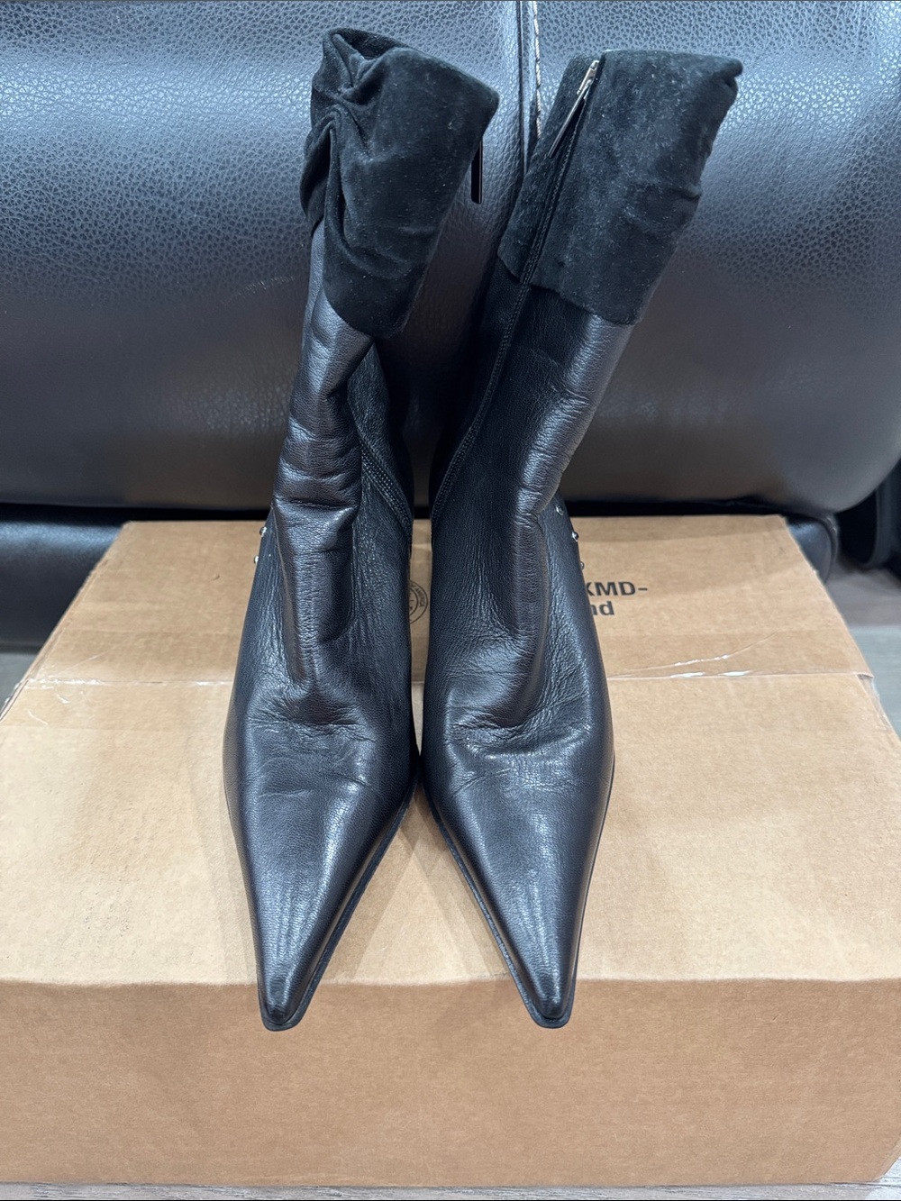 Vero Cuoio Black Pointed Toe Ankle Boots with Folded Cuff